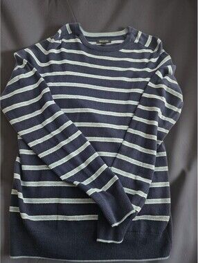 RW&CO. Women's Navy and Light Blue Striped Pullover Sweater Size S